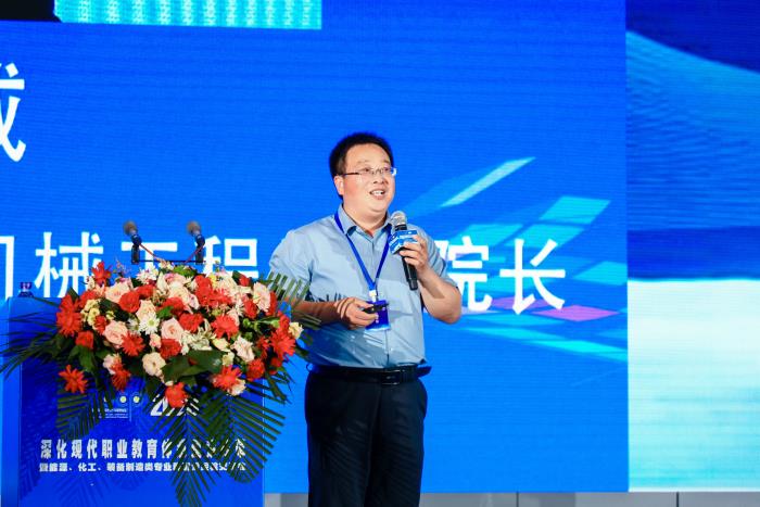 13885983.jpg 13885983.jpg